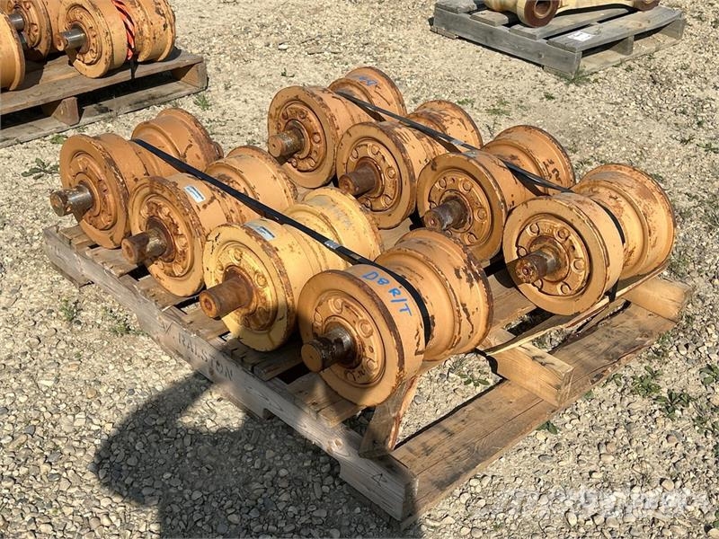 Quantity of (8) Single Flange Rollers Drugi deli