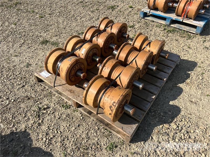  Quantity of (8) Single Flange Rollers Drugi deli