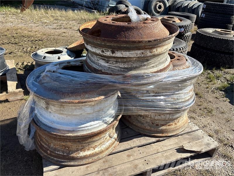 Quantity of (8) Steel Rims Andre komponenter