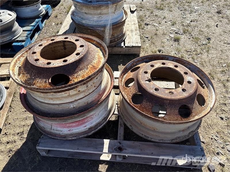 Quantity of (8) Steel Rims Andre komponenter