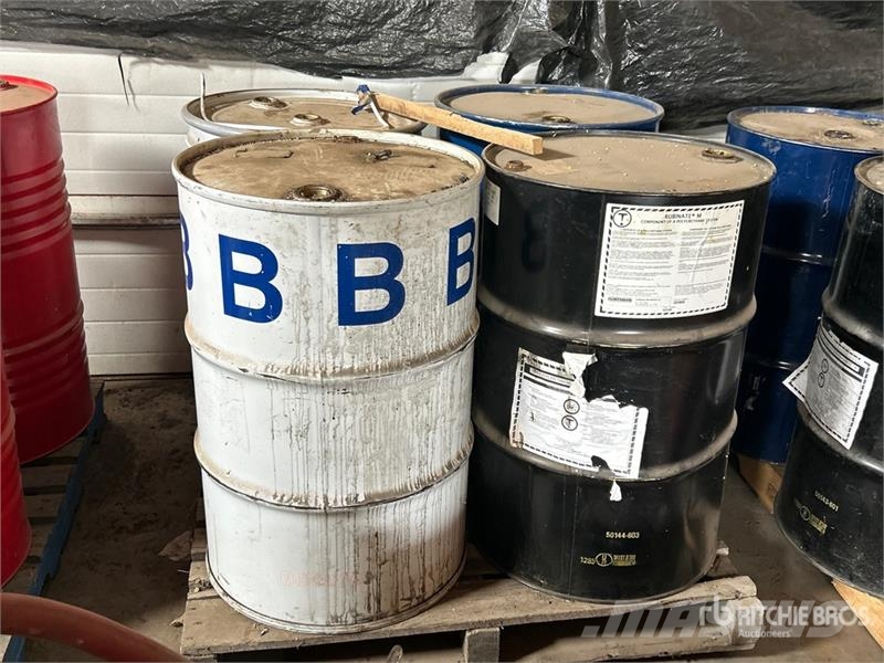 Quantity of (8) Urethane & Rubinate Chemicals Ďalšie komponenty