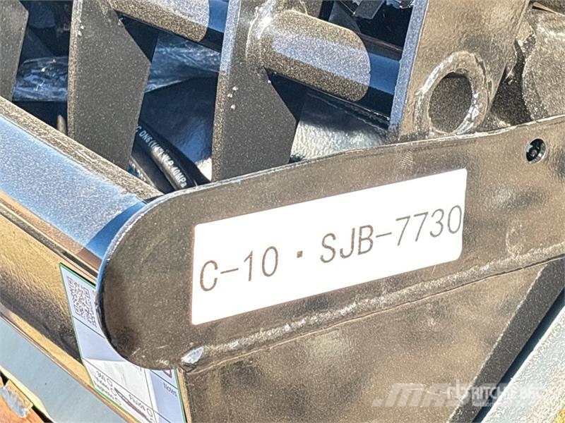 Quantity of (8) VICSEC VCA-8 Mini Excavator Attac Kiti naudoti statybos komponentai