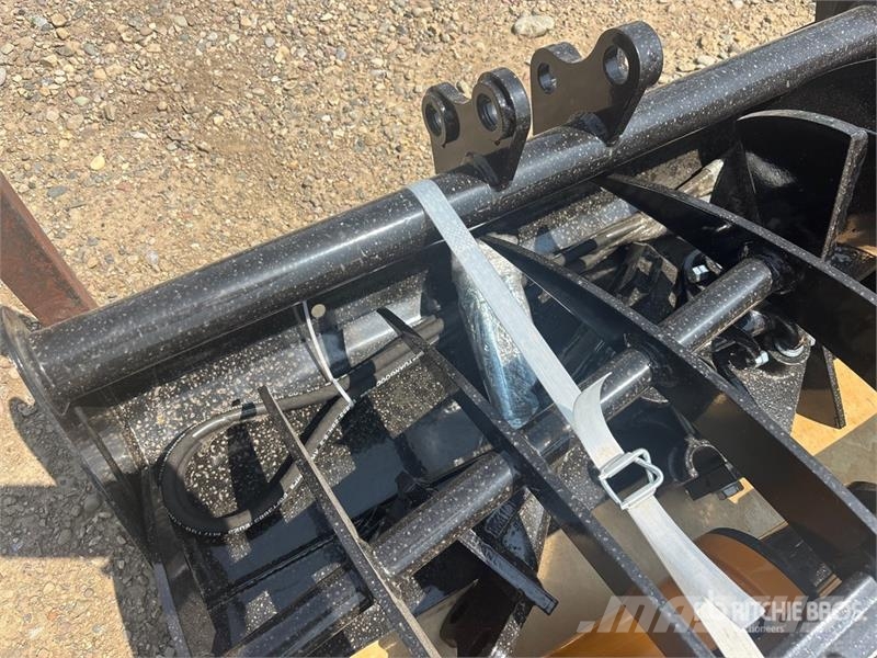 Quantity of (8) VICSEC VCA-8 Mini Excavator Attac Drugi deli