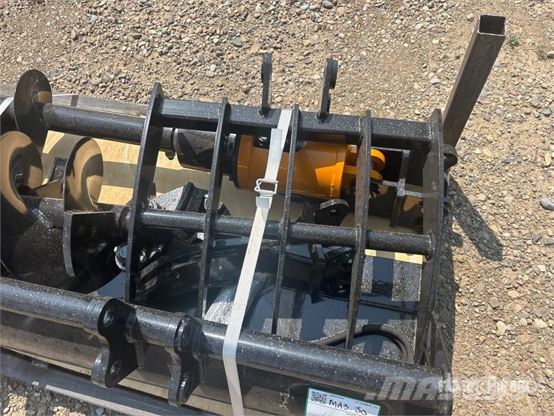 Quantity of (8) VICSEC VCA-8 Mini Excavator Attac Drugi deli