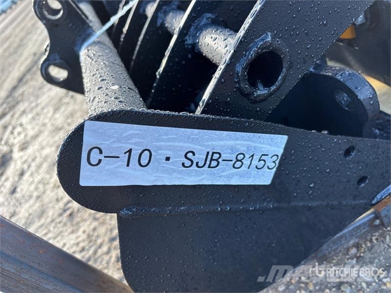 Quantity of (8) VICSEC VCA-8 Mini Excavator Attac مكونات أخرى