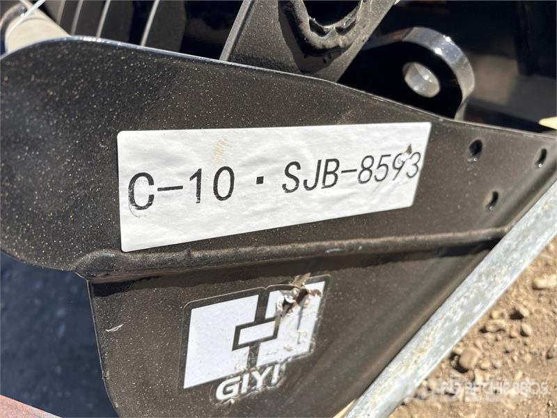 Quantity of (8) VICSEC VCA-8 Mini Excavator Attac Otros componentes