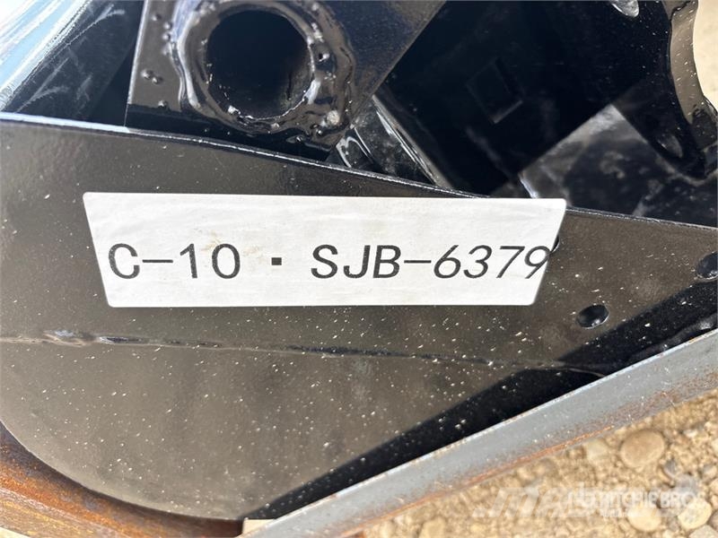Quantity of (8) VICSEC VCA-8 Mini Excavator Attac Drugi deli