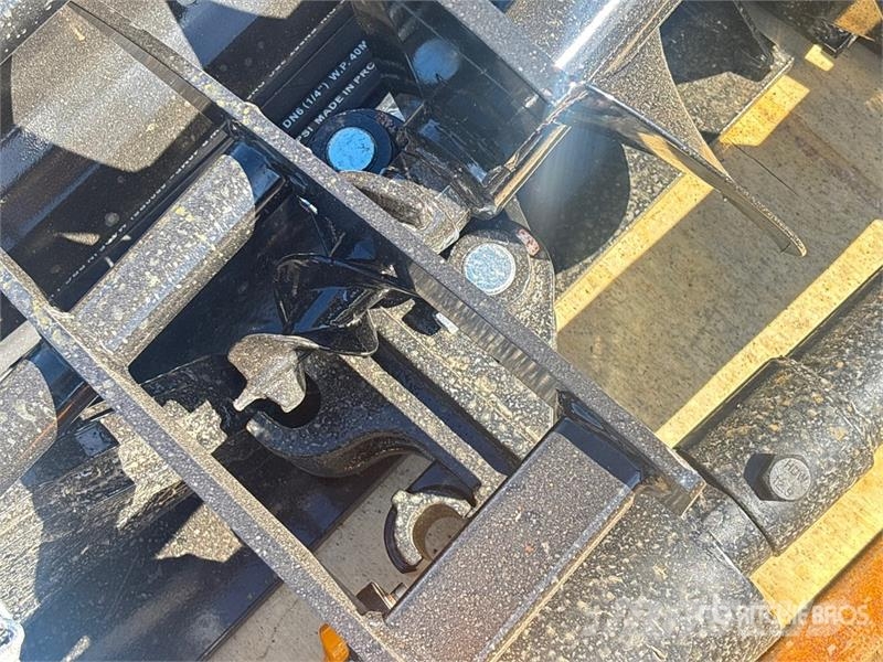 Quantity of (8) VICSEC VCA-8 Mini Excavator Attac Kiti naudoti statybos komponentai