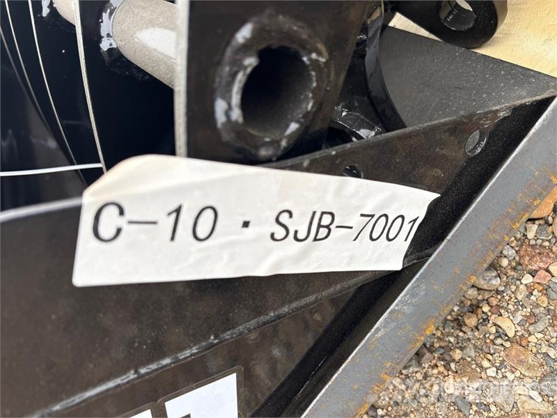 Quantity of (8) VICSEC VCA-8 Mini Excavator Attac Kiti naudoti statybos komponentai