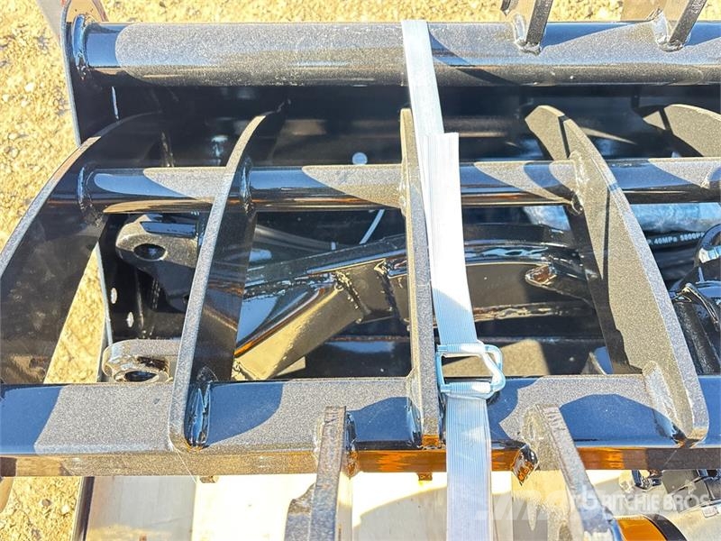 Quantity of (8) VICSEC VCA-8 Mini Excavator Attac Kiti naudoti statybos komponentai