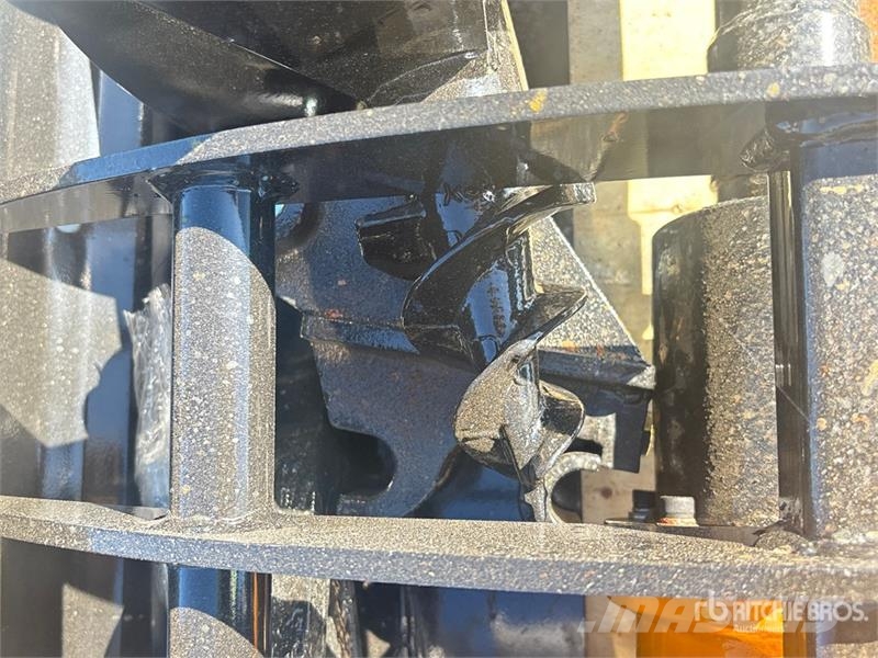 Quantity of (8) VICSEC VCA-8 Mini Excavator Attac Kiti naudoti statybos komponentai