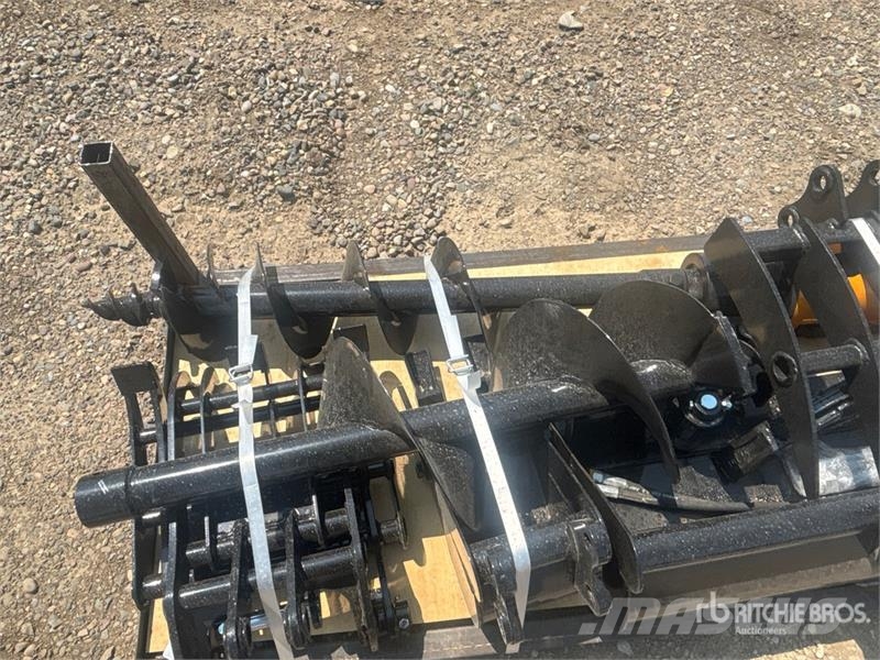 Quantity of (8) VICSEC VCA-8 Mini Excavator Attac Drugi deli