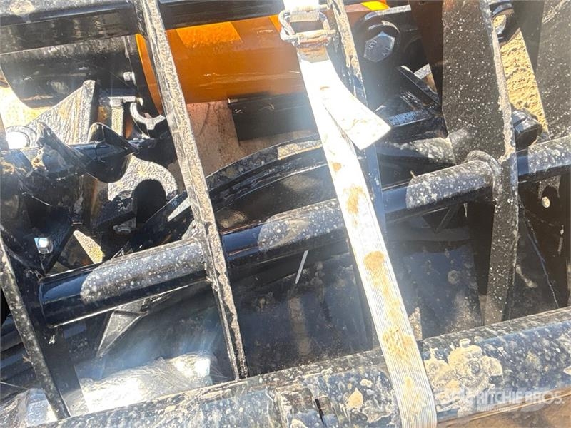 Quantity of (8) VICSEC VCA-8 Mini Excavator Attac Kiti naudoti statybos komponentai