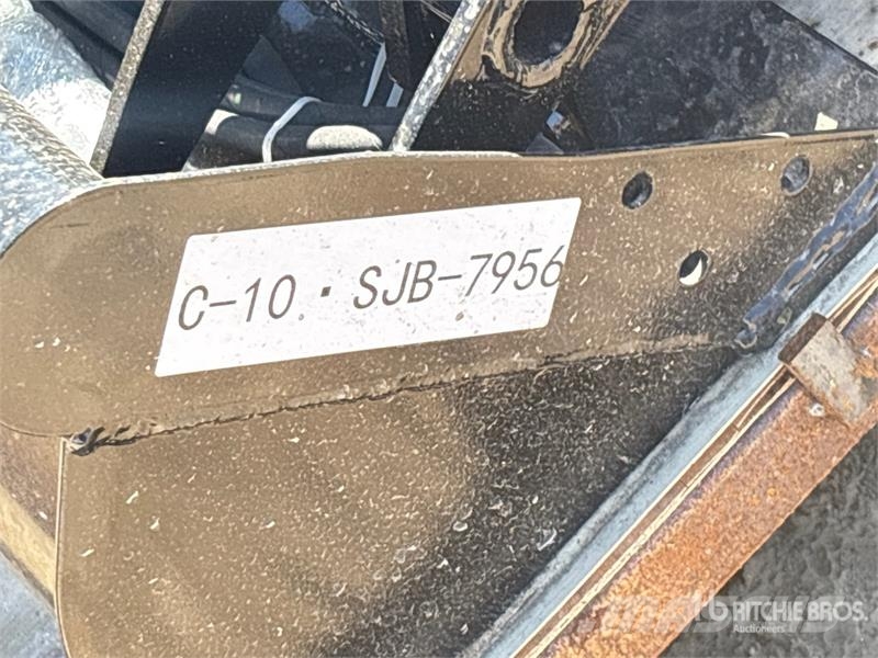  Quantity of (8)  VICSEC VCA-8 Mini Excavator Attac Kiti naudoti statybos komponentai
