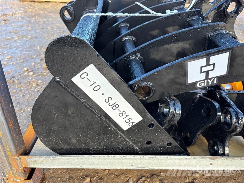  Quantity of (8)  VICSEC VCA-8 Mini Excavator Attac مكونات أخرى