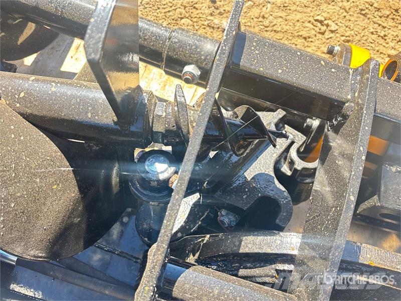  Quantity of (8)  VICSEC VCA-8 Mini Excavator Attac Kiti naudoti statybos komponentai