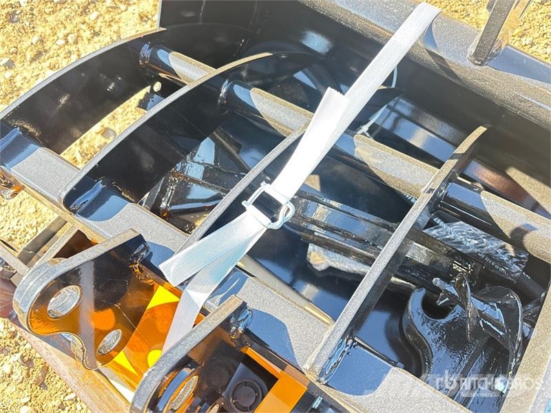 Quantity of (8) VICSEC VCA-8 Mini Excavator Attac Kiti naudoti statybos komponentai