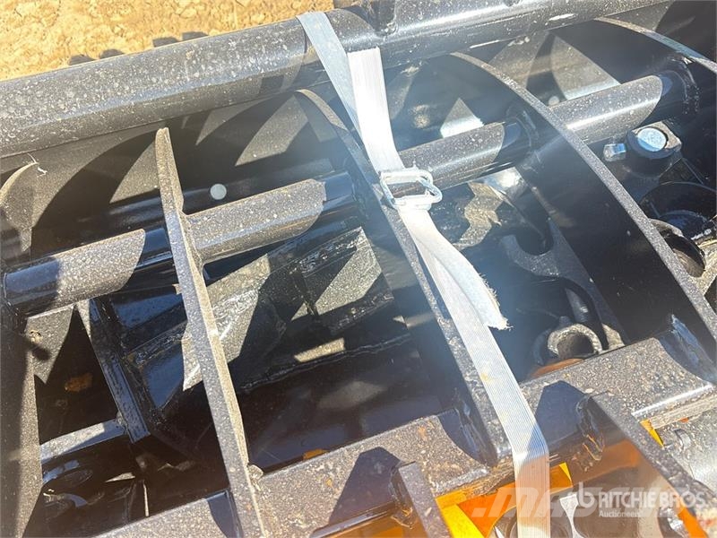 Quantity of (8) VICSEC VCA-8 Mini Excavator Attac Kiti naudoti statybos komponentai