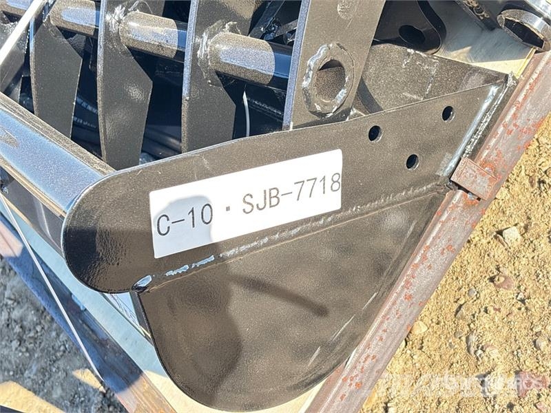  Quantity of (8)  VICSEC VCA-8 Mini Excavator Attac Kiti naudoti statybos komponentai