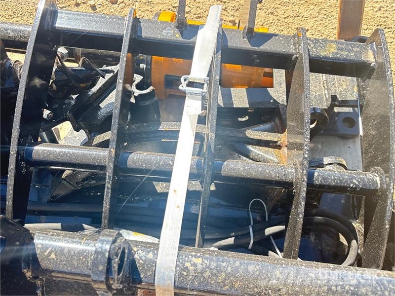  Quantity of (8)  VICSEC VCA-8 Mini Excavator Attac Kiti naudoti statybos komponentai