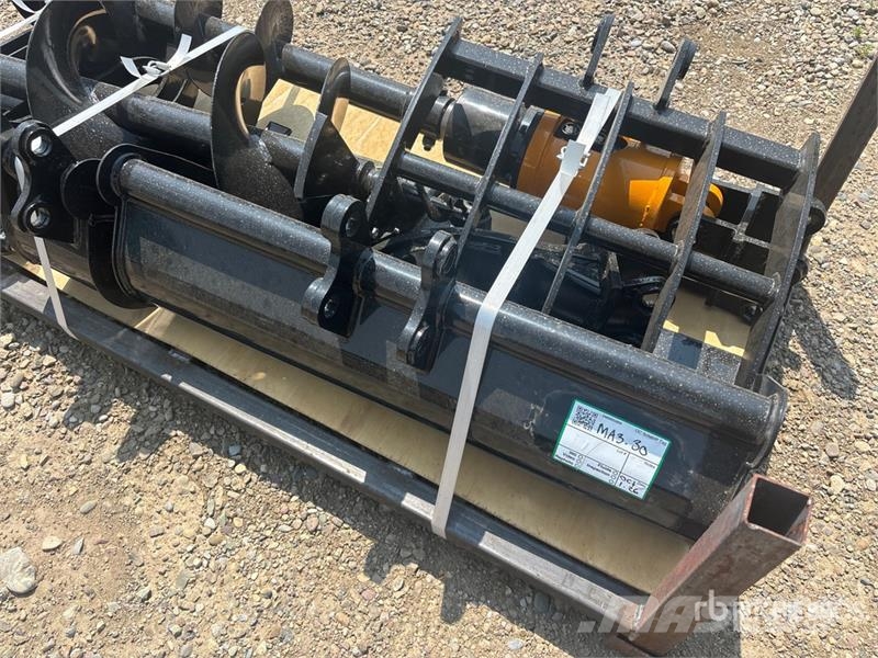 Quantity of (8) VICSEC VCA-8 Mini Excavator Attac Drugi deli