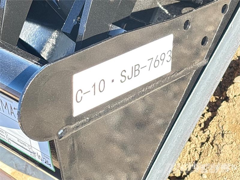  Quantity of (8)  VICSEC VCA-8 Mini Excavator Attac Kiti naudoti statybos komponentai