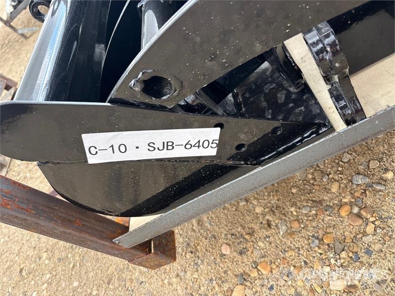 Quantity of (8) VICSEC VCA-8 Mini Excavator Attac Drugi deli