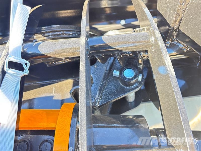 Quantity of (8) VICSEC VCA-8 Mini Excavator Attac Kiti naudoti statybos komponentai