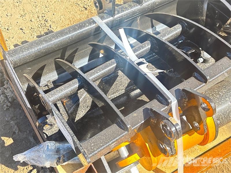 Quantity of (8) VICSEC VCA-8 Mini Excavator Attac Kiti naudoti statybos komponentai