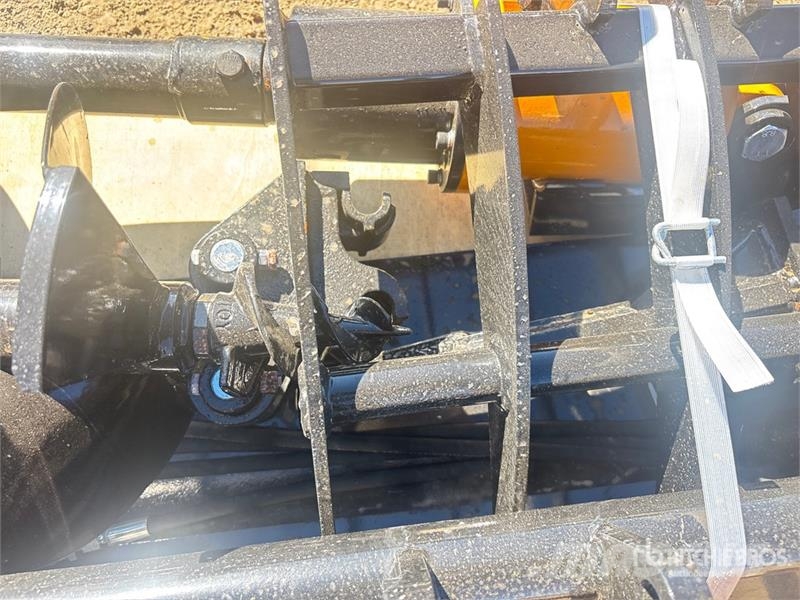  Quantity of (8)  VICSEC VCA-8 Mini Excavator Attac Kiti naudoti statybos komponentai