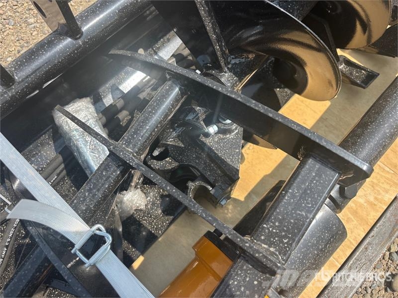 Quantity of (8) VICSEC VCA-8 Mini Excavator Attac Drugi deli