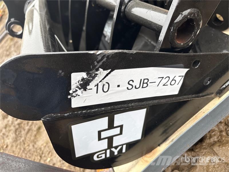 Quantity of (8) VICSEC VCA-8 Mini Excavator Attac Kiti naudoti statybos komponentai