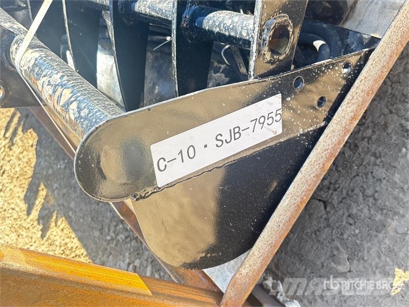 Quantity of (8) VICSEC VCA-8 Mini Excavator Attac Kiti naudoti statybos komponentai