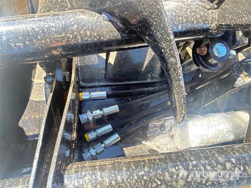 Quantity of (8) VICSEC VCA-8 Mini Excavator Attac Kiti naudoti statybos komponentai