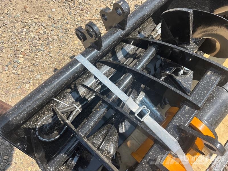 Quantity of (8) VICSEC VCA-8 Mini Excavator Attac Drugi deli