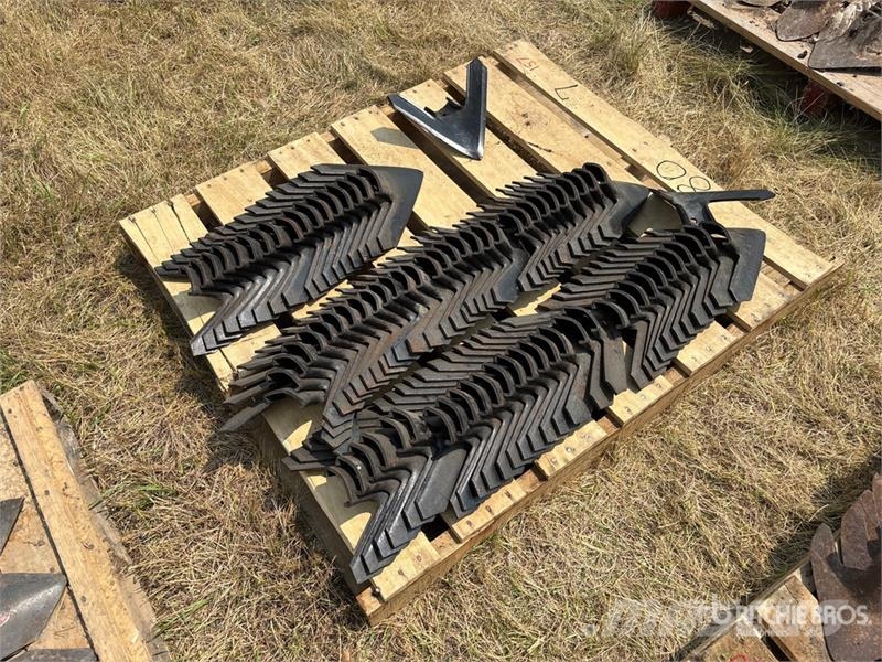 Quantity of (80) McKay Knock on Cultivator Sweeps Další
