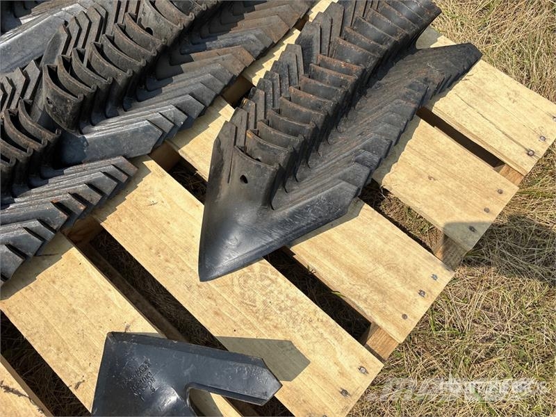 Quantity of (80) McKay Knock on Cultivator Sweeps Další
