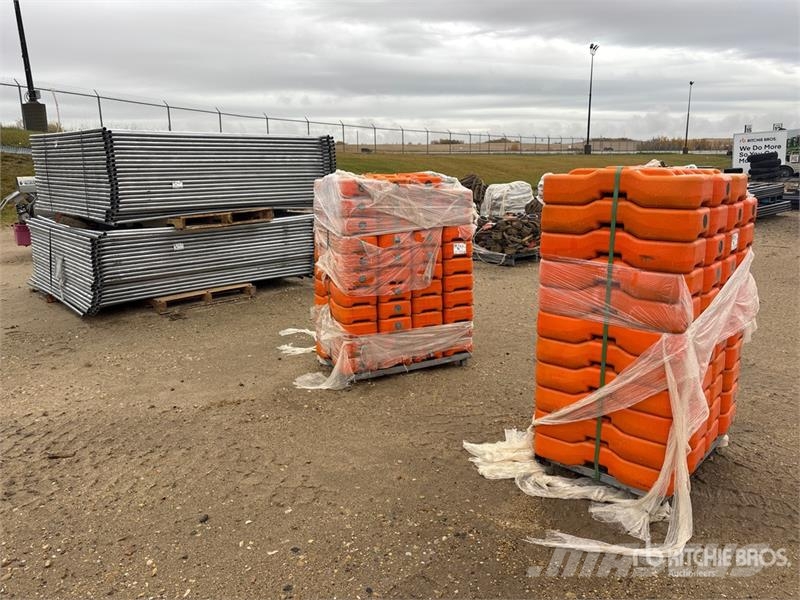 Quantity of (84) 8 ft x 6 ft Temporary Site Fence Andre komponenter