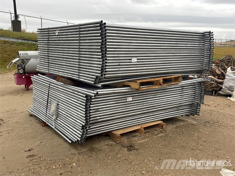 Quantity of (84) 8 ft x 6 ft Temporary Site Fence Andre komponenter