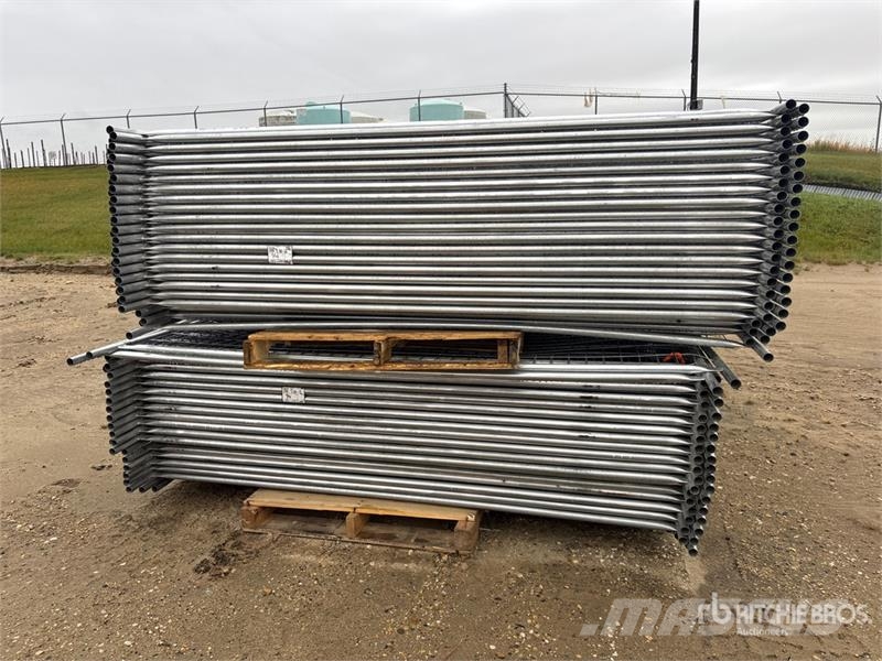 Quantity of (84) 8 ft x 6 ft Temporary Site Fence Andre komponenter