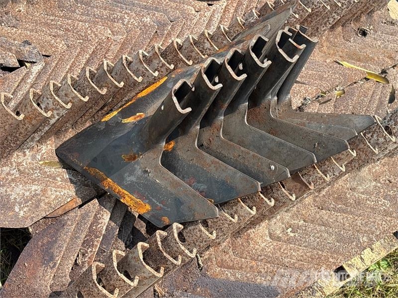 Quantity of (84) Knock On Cultivator Sweeps Další