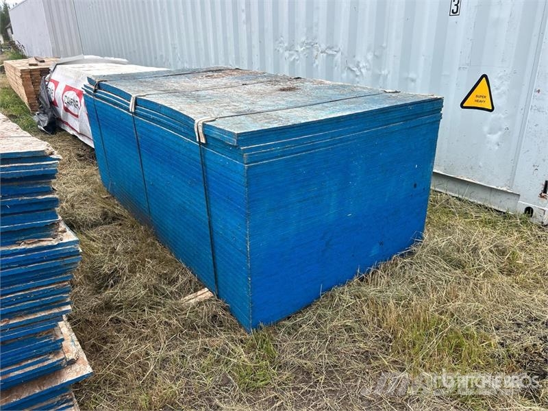 Quantity of (88) 4 in x 8 in x 1/2 in OSB Board Drugi deli