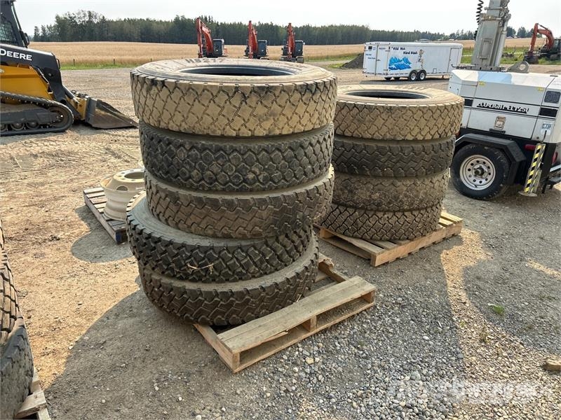  Quantity of (9) 11R24.5 Tires الإطارات والعجلات والحافات