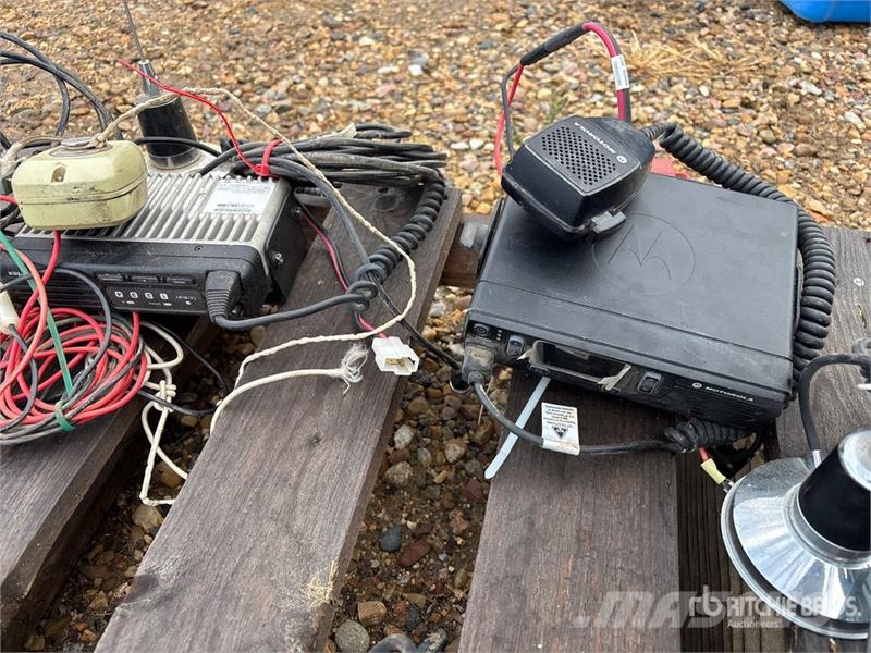 Quantity of (9) 2-Way Radios Muut maatalouskoneet