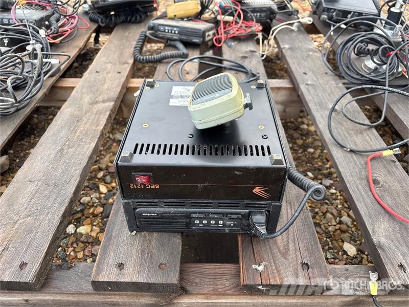 Quantity of (9) 2-Way Radios Muut maatalouskoneet