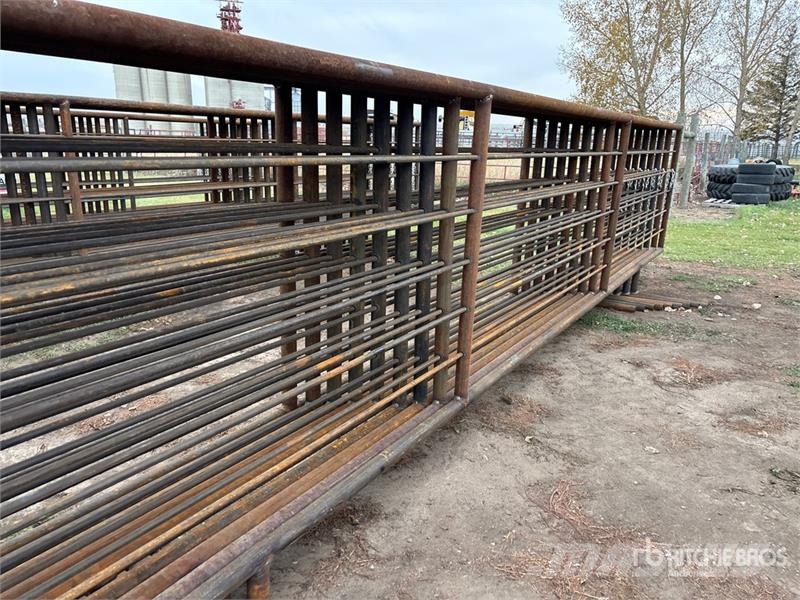Quantity of (9) 24 ft x 5 ft 3 in Heavy Duty Lives Livdyr annet utstyr