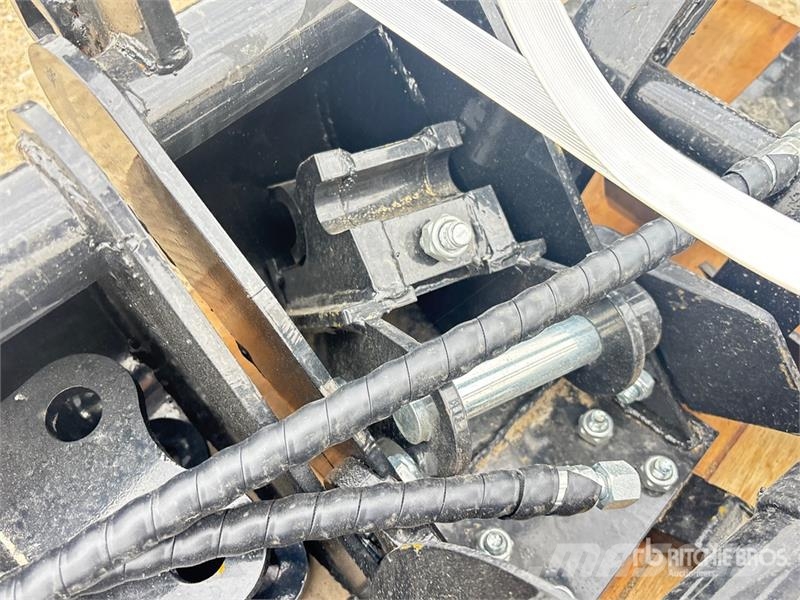Quantity of (9) AGT 12EX-ATA Mini Excavator Attac Drugi deli