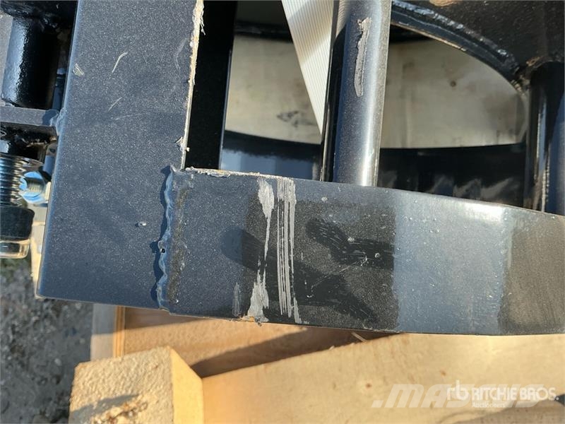 Quantity of (9) AGT 12EX-ATA Mini Excavator Attac Kiti naudoti statybos komponentai