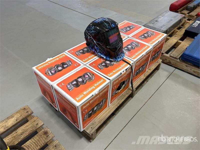 Quantity of (9) Auto Darkening Welding Helmets (Un Ostale komponente za građevinarstvo