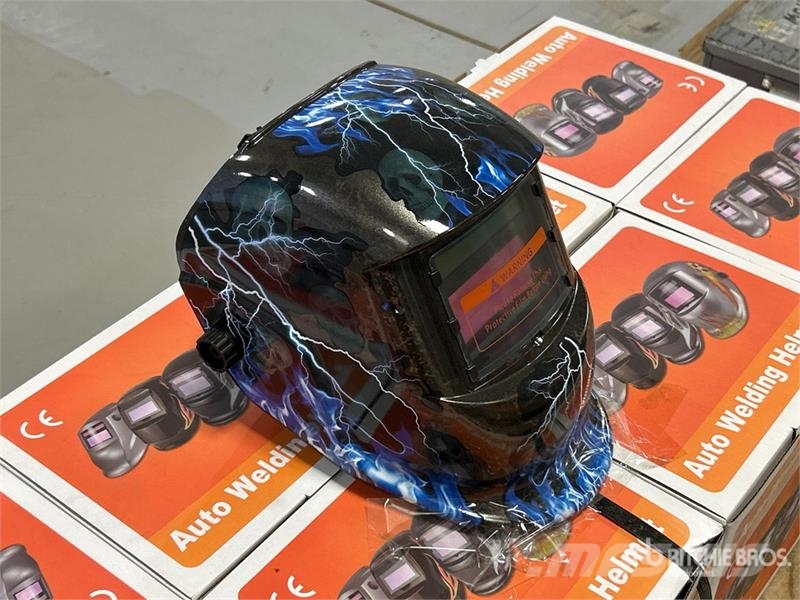 Quantity of (9) Auto Darkening Welding Helmets (Un Ostale komponente za građevinarstvo